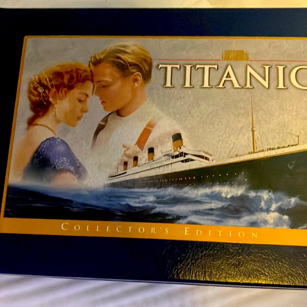 Titanic Collector's Edition Vintage VHS Tapes Booklet Film Strip Limited VHSBX8